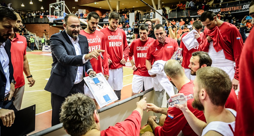 Селектор Хрватске: Играмо под стресом јер смо усрани; Капитен: Тренеру, јесам ли ја крив?